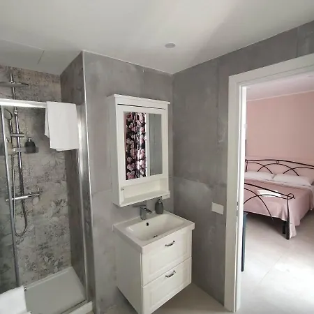 Gart Riviera Bed and Breakfast 3*